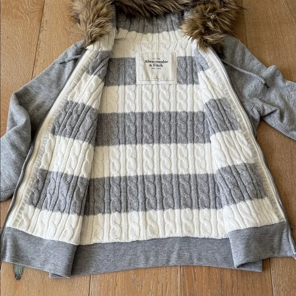 RARE Vintage Y2K Abercrombie & Fitch Fur Hood Moose Sweater Lined Hoodie M - Picture 4 of 9